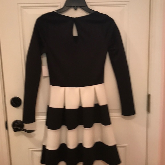 Dress - Picture 3 of 4